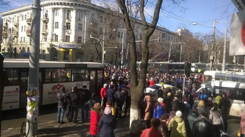 Протестующие торговцы перекрыли бульвар Штефана чел Маре и улицу Тигина