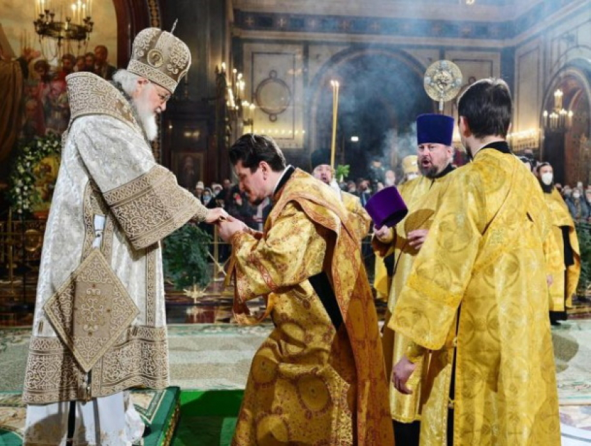  Патриарх Кирилл возвел уроженца Гагаузии в сан патриаршего архидиакона