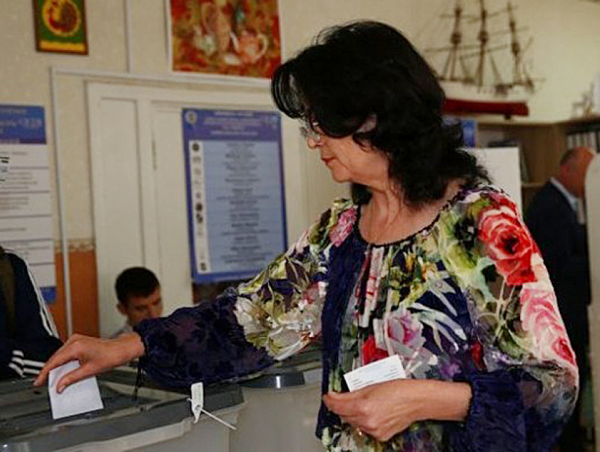 Женщины проявляют большую активность на выборах генпримара в Кишиневе