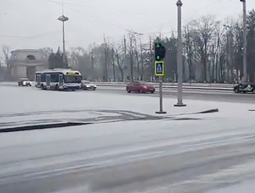 На улицах - кошмар: жительница Кишинева сняла видео и разоблачила ложь Раду об уборке 