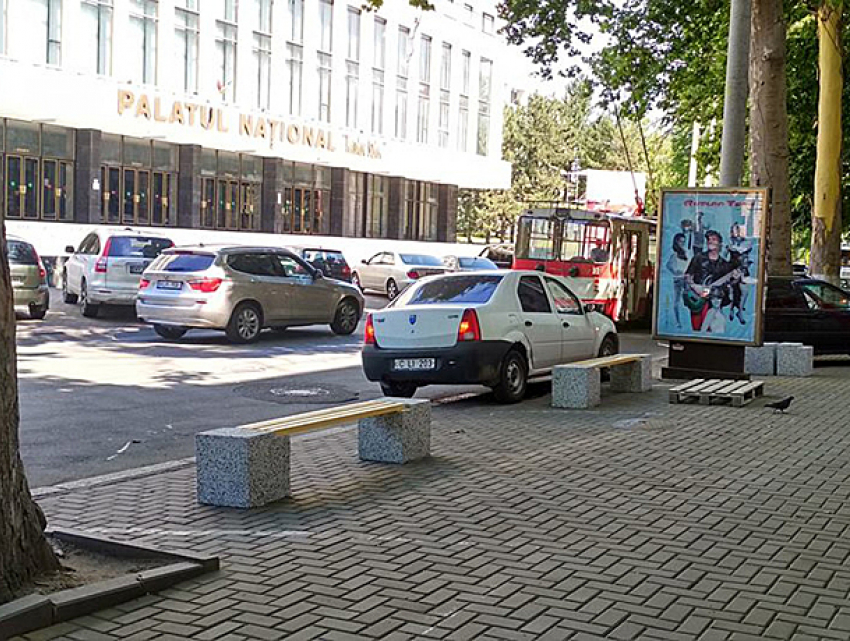 Интересный способ борьбы с наглыми парковщиками придумали в Кишиневе