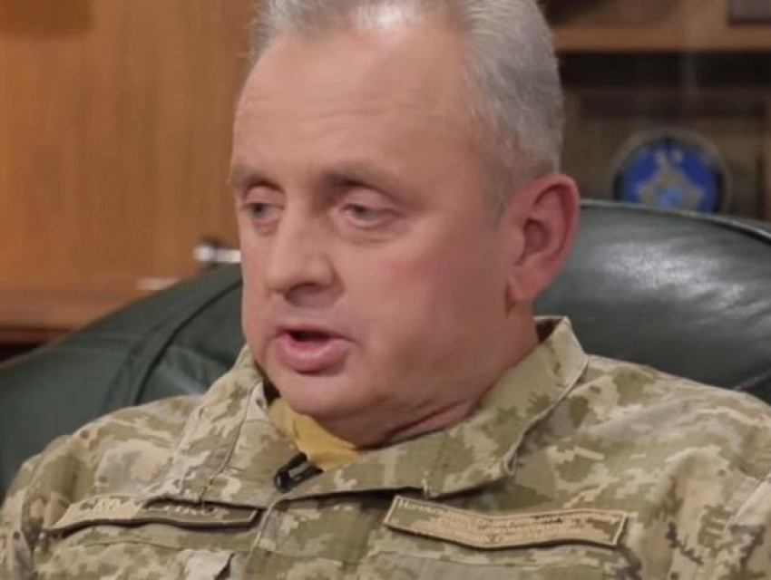 Взорвавшиеся военные склады под Винницей атаковал НЛО, - начальник Генштаба ВСУ