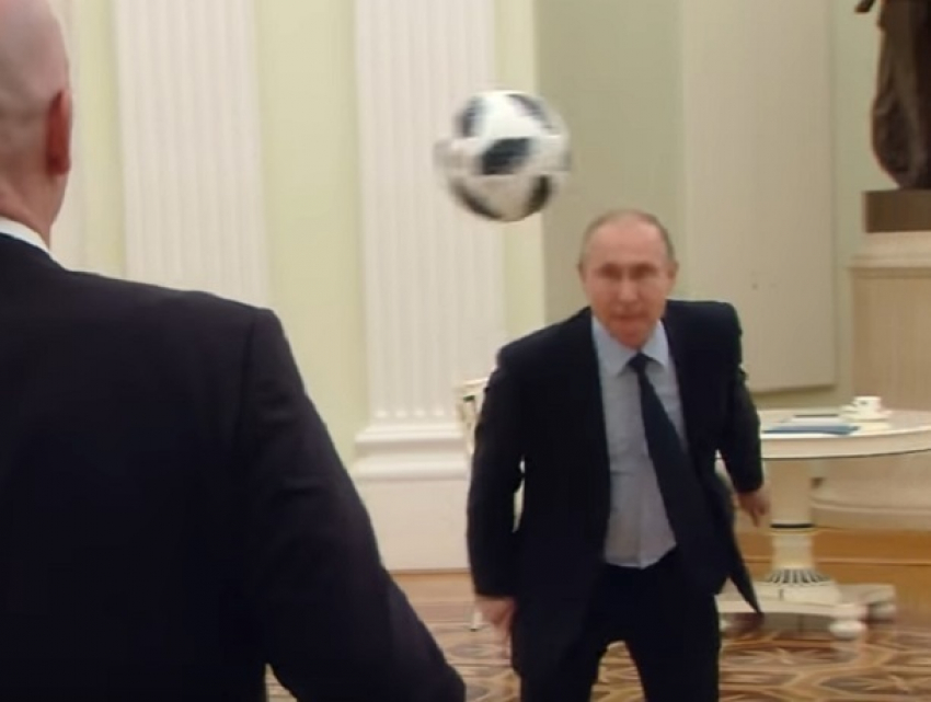 Путин и звезды футбола показали любопытные трюки за 100 дней до старта чемпионата мира