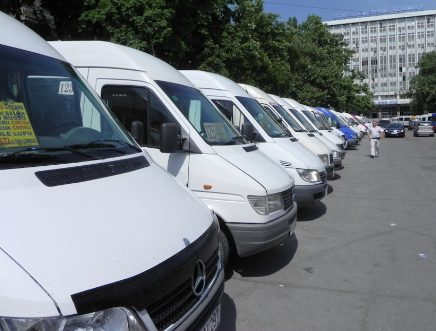 С 1 декабря три микроавтобуса в Кишиневе изменят свои маршруты 