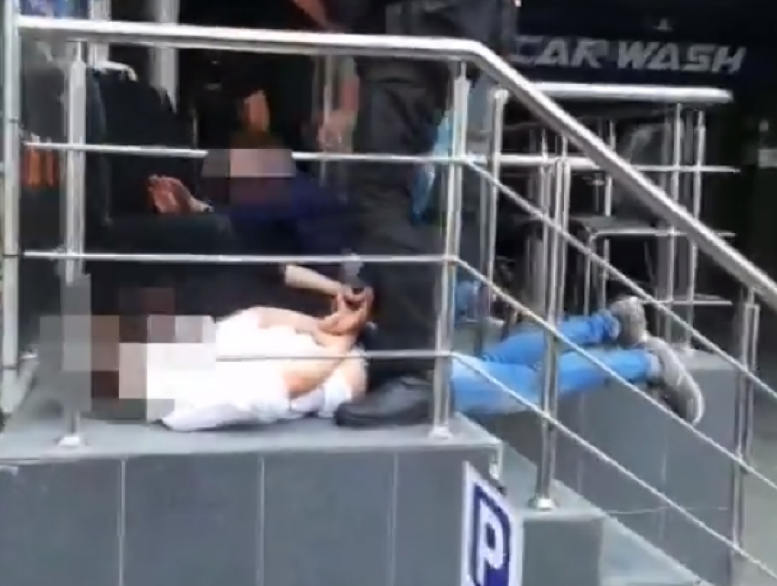 Бандиты врывались к жителям Молдовы и под угрозой расправы заставляли их отдавать все деньги