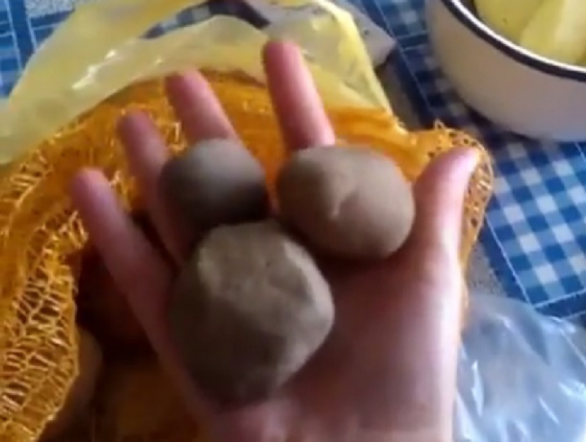 Мошеннический «сюрприз» в мешке с картошкой сняла на видео жительница Ниспорен