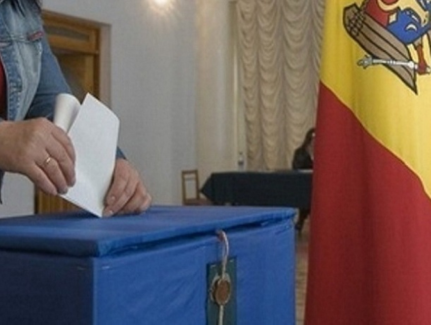ЦИК представила желтые и фиолетовые бюллетени на выборы и референдум