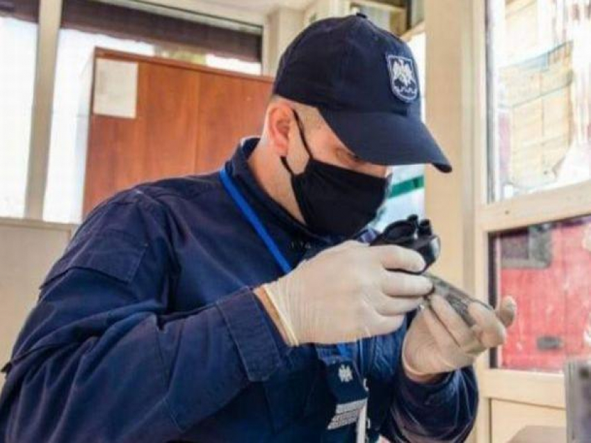 Собрался в Чехию с поддельным румынским паспортом - на границе задержан 39-летний мужчина