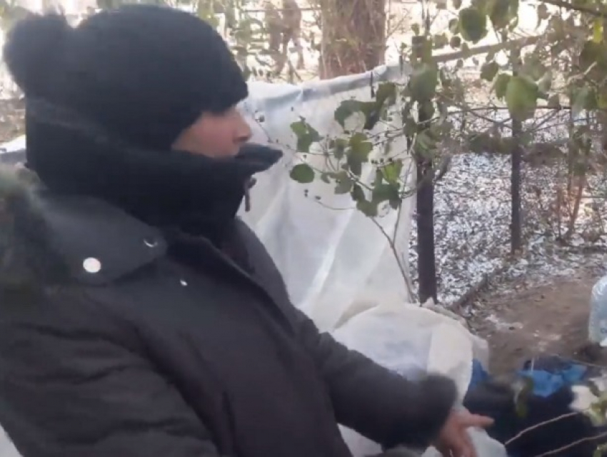 В Кишиневе после строительства элитной школы женщину выгнали на улицу жить в палатке