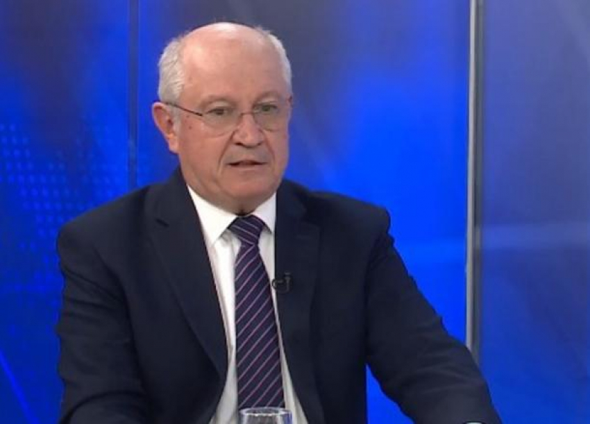 Паспорта Молдовы, США и Румынии и ни одного нарушения закона: кто такой кандидат PAS в премьеры Александр Мунтяну