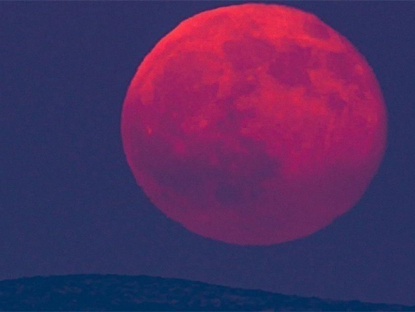 Редкое явление: «кровавая» Луна взойдет этой ночью над Молдовой