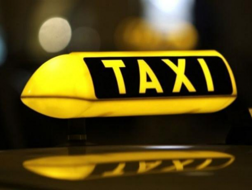 В Бельцах таксист сбил 10-летнюю девочку, переходившую дорогу в неположенном месте 
