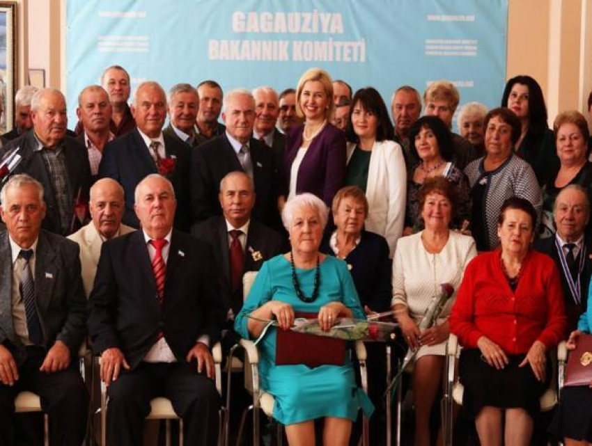 Награды получили учителя и заслуженные деятели Гагаузии