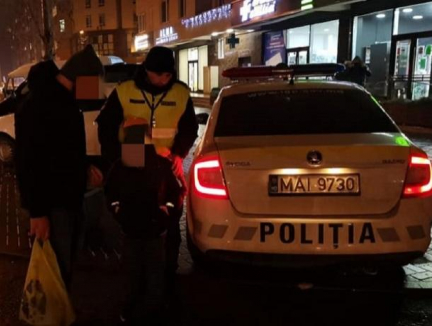 Патрульные полицейские помогли вернуться домой потерявшемуся 9-летнему мальчику