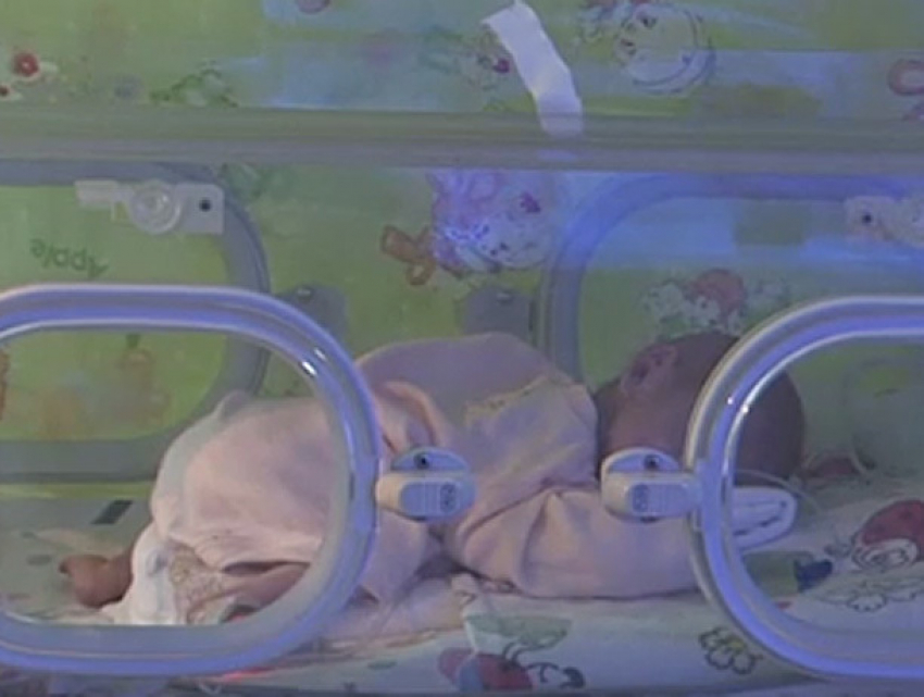 Новорожденного ребенка, беременного эмбрионом-паразитом, спасли в Кишиневе