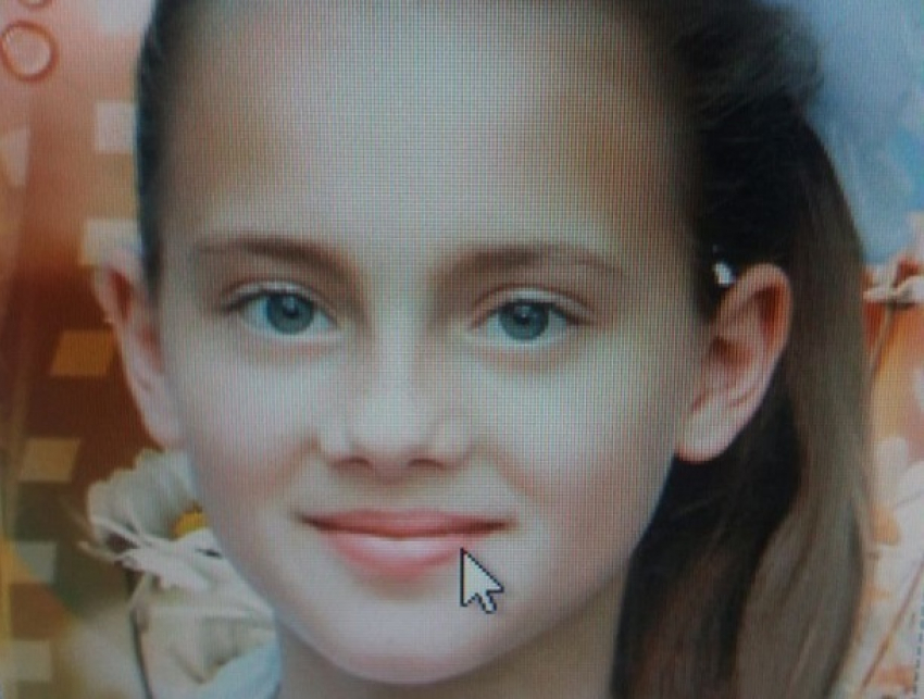 Девочка с голубыми глазами исчезла в Яловенском районе