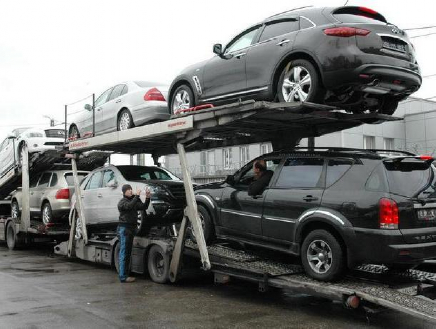 Мошенник лишил денег многих граждан Молдовы, пообещав им ввезти автомобили из-за границы