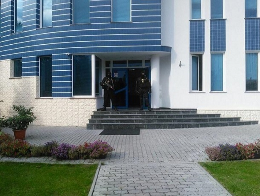 Главу Международной ассоциации автомобильных перевозчиков задержали в его рабочем кабинете