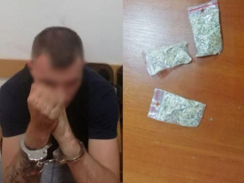 В столице задержали двоих мужчин, при которых обнаружили несколько пакетиков с наркотиками
