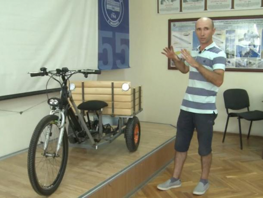Молдавские гении из Технического университета изобрели трехколесный электрический велосипед