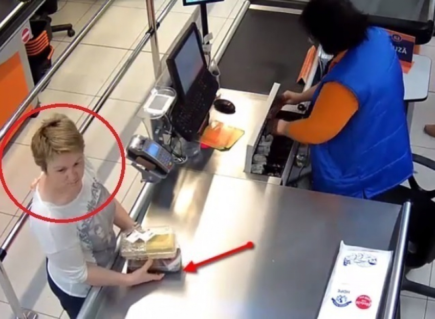 Полиция Кишинева разыскивает женщину, ловко укравшую планшет в магазине