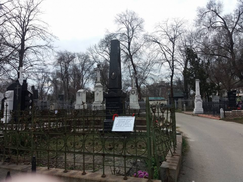 Армянское кладбище хотят «почистить» от старых захоронений