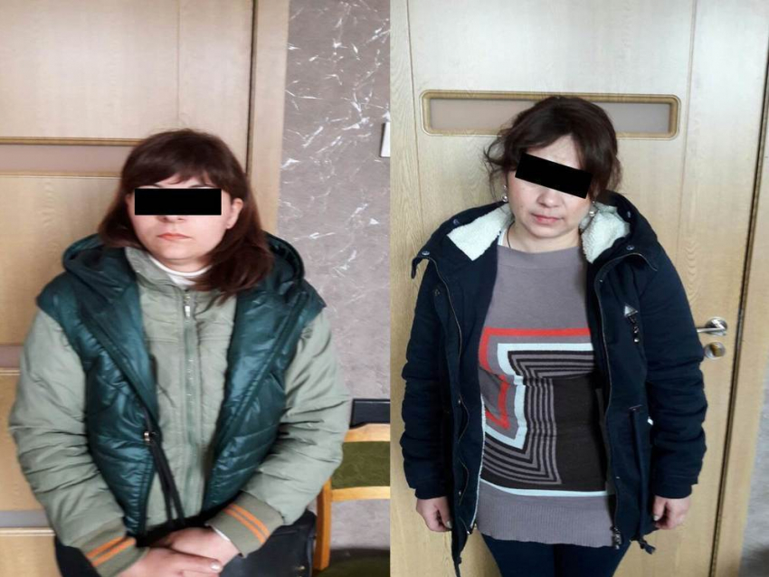 Столичная полиция задержала двух женщин-карманников, орудовавших на Центральном рынке