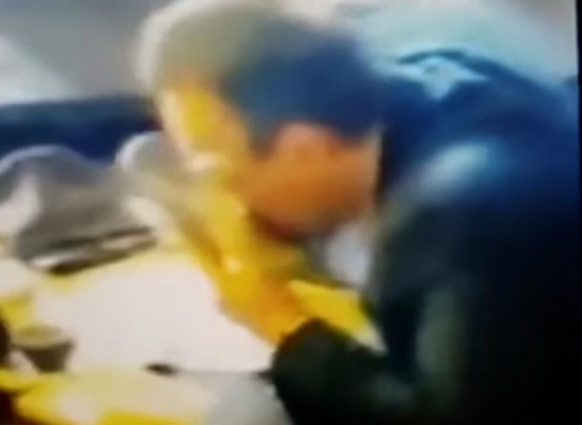"Мне нечего стесняться": вылизавший тарелку депутат Рады пояснил резонансное видео