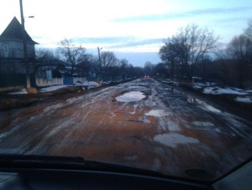 "Убитая» трасса на севере Молдовы стала бедствием для автомобилистов