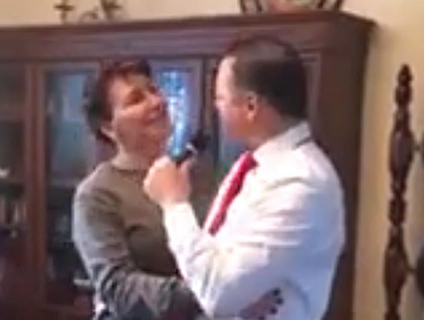 Скандальный депутат Ляшко показал на видео, как удовлетворяет жену утром 
