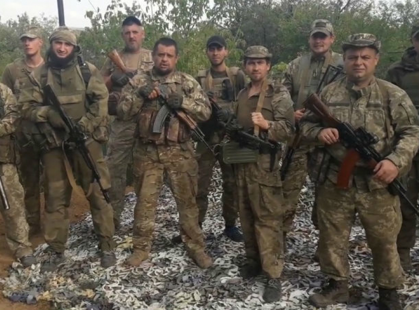 «Чмо и гнида»: бойцы «Донбасса» грубо оскорбили генерала ВСУ, назвавшего их трусами и мародерами