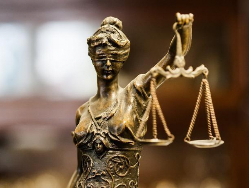 Жителя Молдовы, написавшего жалобу на полицейского, могут посадить на пять лет