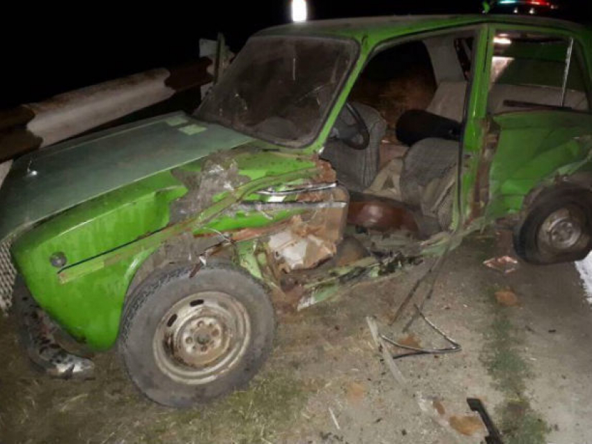 Три молодых человека получили травмы в автокатастрофе на трассе Кишинев – Чимишлия
