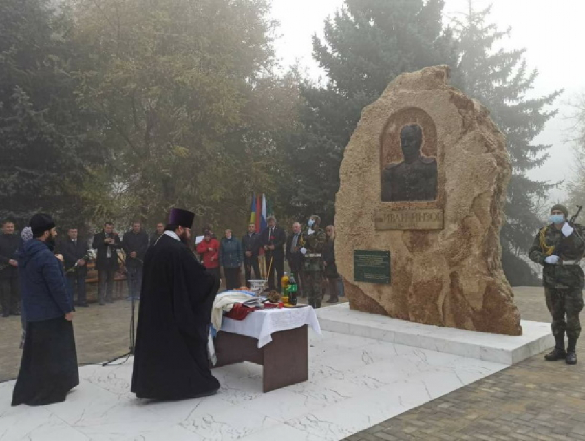 Памятник попечителю молдавских болгар и гагаузов, другу Пушкина генералу Инзову открыт в Тараклии