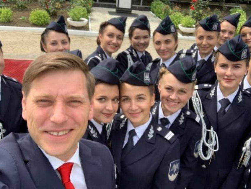 В отставку подал глава пограничной полиции с необычными именем и фамилией