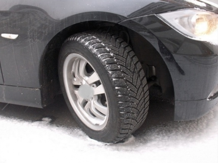 Не успевшая сменить шины водитель спровоцировала ДТП