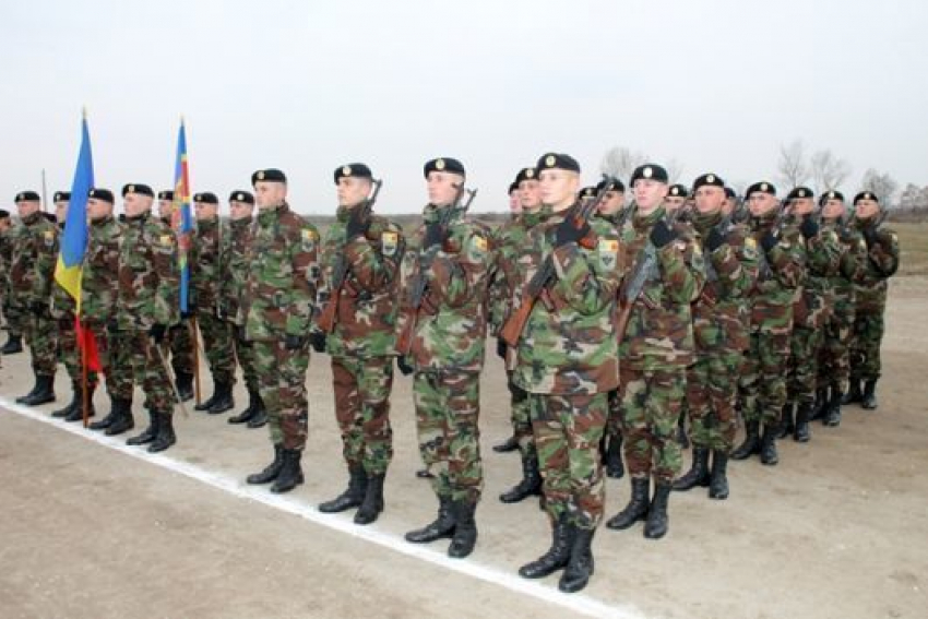 Молдавские военнослужащие примут сегодня участие в параде по случаю Национального дня Румынии 