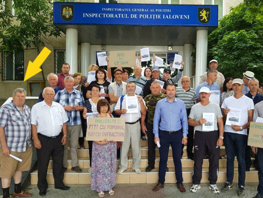 Уголовники из многих районов Молдовы вышли на акции протеста, организованные Нэстасе и Санду