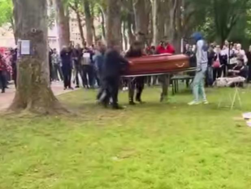 В Бельгии погиб 12-летний мальчик из Молдовы — его сбил полицейский автомобиль во время погони