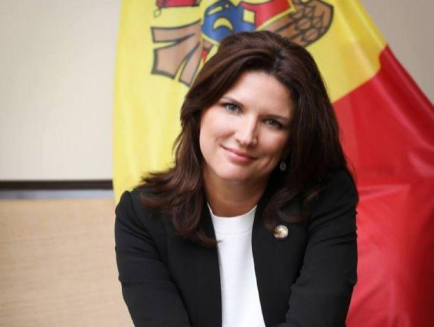 "Проснулась» - ДПМ-овский посол РМ в США Кристина Балан объявила о своей отставке