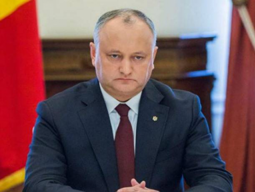 Додон предложил срочные меры по выводу Молдовы из кризиса