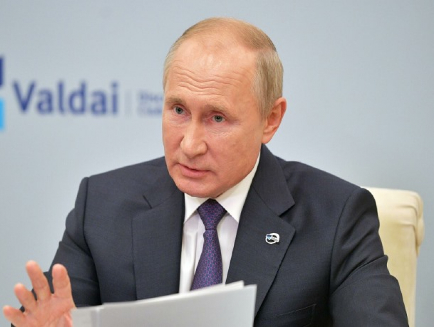 Путин высоко оценил заслуги Додона в развитии отношений России и Молдовы