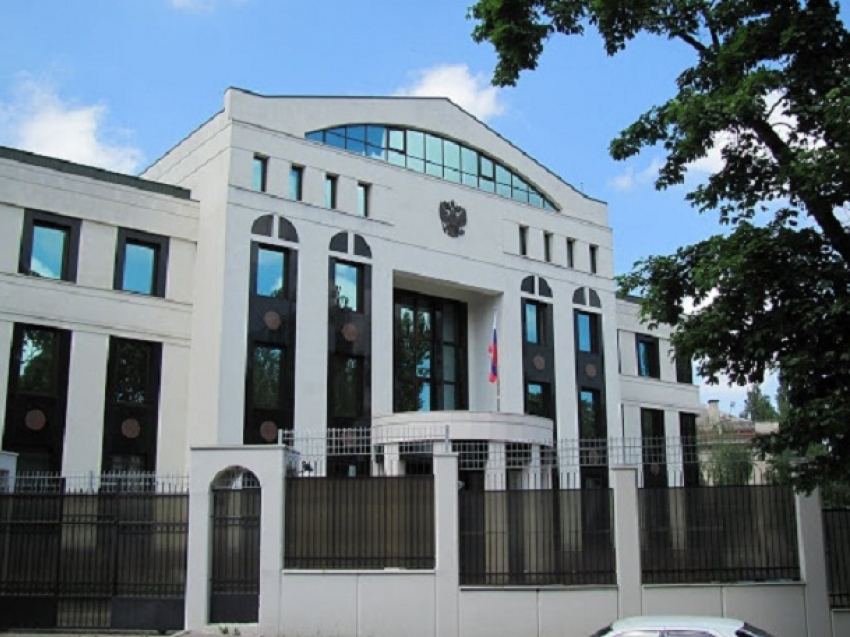 Российское посольство отреагировало на скандальное решение КС по поводу русского языка