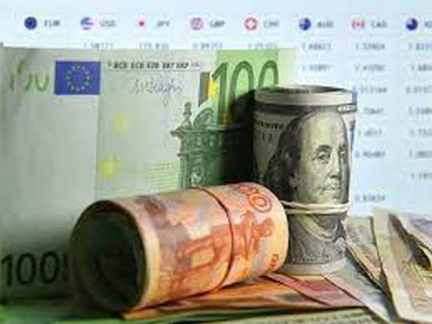 Курсы валют на среду: евро продолжает падать, а доллар растет 
