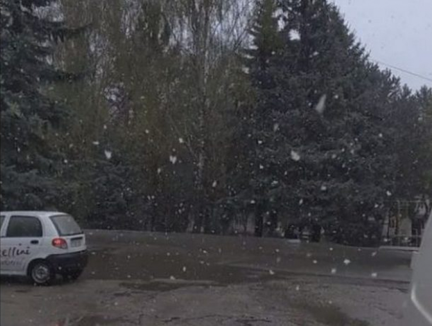 Середина апреля, а на севере Молдовы идет снег 