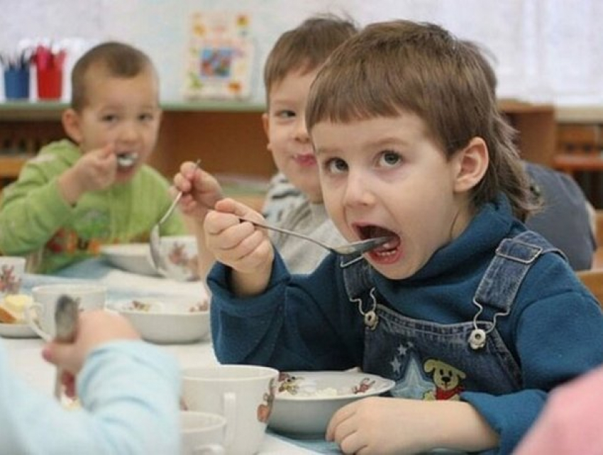 Питание в детсадах Кишинева стало более здоровым и разнообразным 