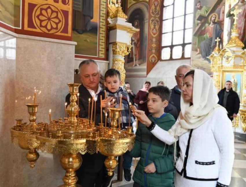 Игорь Додон встретил Благовещение в монастыре Курки, глава государства поздравил всех православных христиан