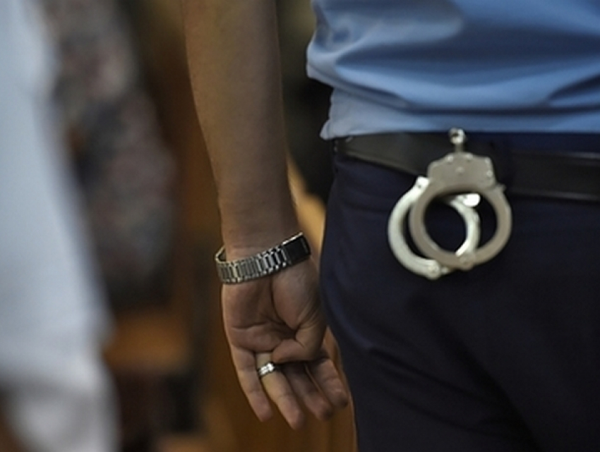 Задержанного в Молдове уроженца Чечни осудили во Франции за подготовку боевиков