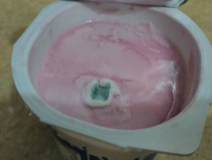 Вишневый йогурт с неприятным сюрпризом из супермаркета поразил жительницу Кишинева