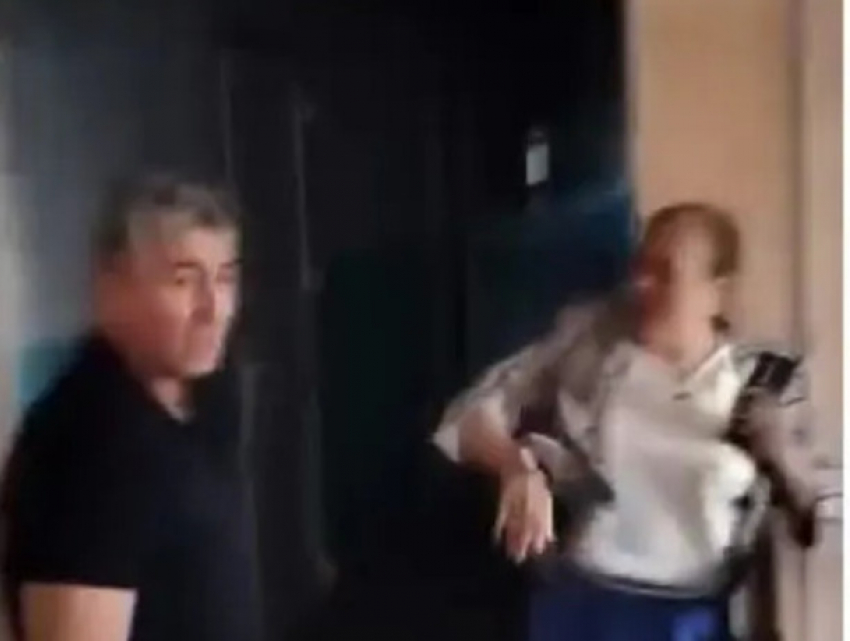 Примар ударил женщину - инцидент в Садыке вызвал бурю возмущения